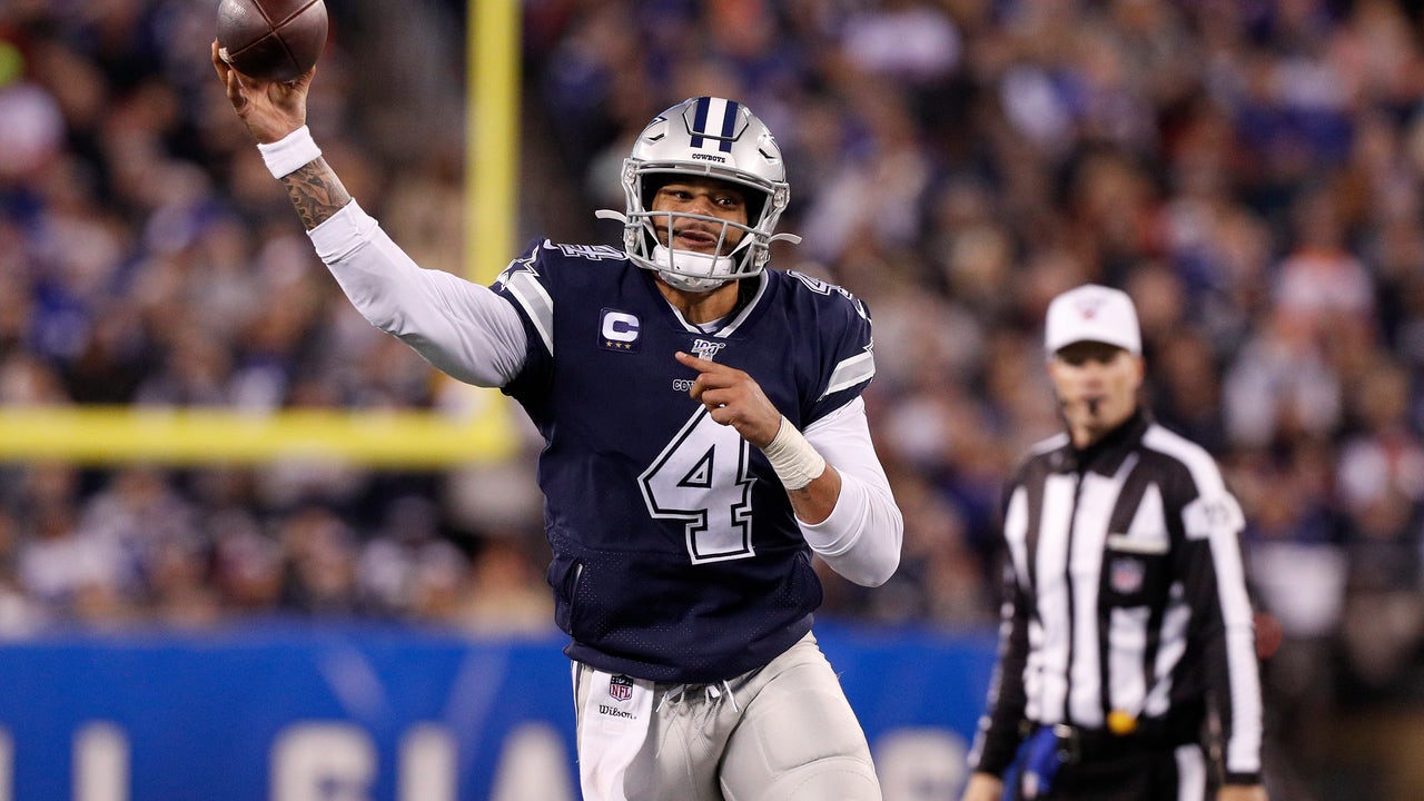 Cowboys' Dak Prescott in control with three TDs vs. Bears