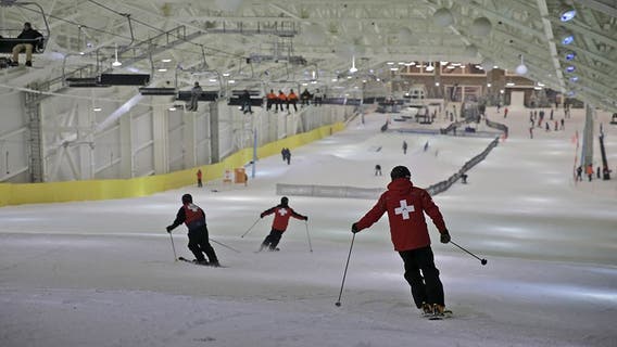 Long awaited indoor ski slope debuts at NJ megamall