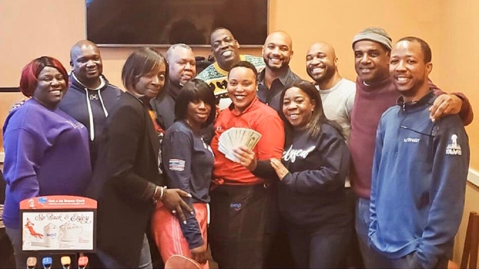New Jersey diners give $1,200 tip to IHOP waitress