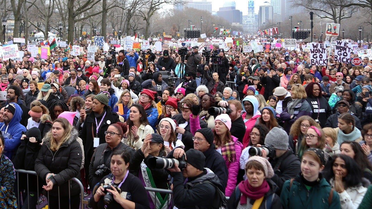 Thousands take part in Women's March on Philadelphia