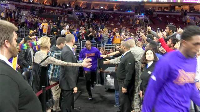 Kobe Bryant Plays Final Game in Philadelphia
