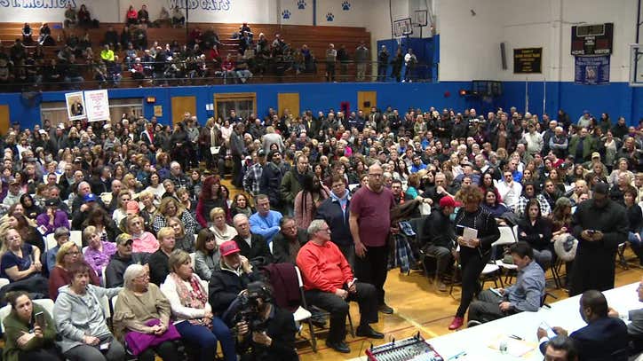 South Philadelphia residents pack into meeting to address spike in crime - FOX 29 News Philadelphia