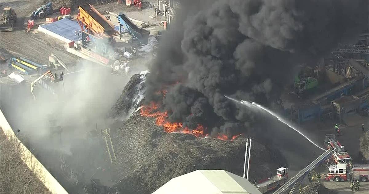 Firefighters battle blaze at Camden junkyard | FOX 29 Philadelphia