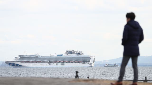 China coronavirus deaths rise to 490, Japan confirms 10 cases on ship