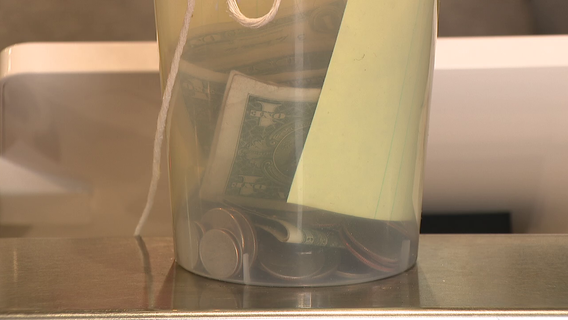 Police: Man snatches tip jar after applying for job at Northampton County pizza shop