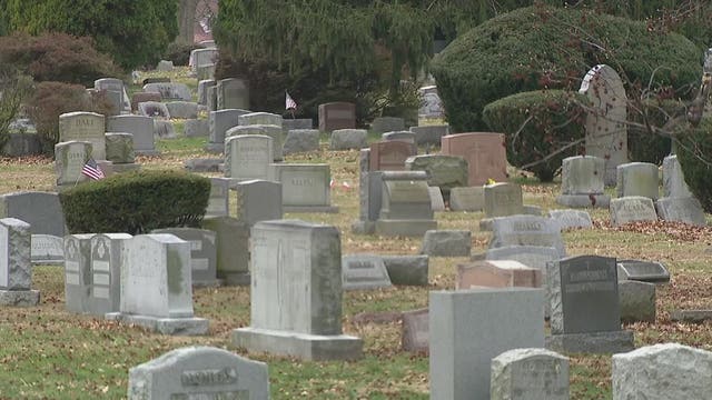 Loved ones struggle to cope as funeral plans forced to change amid COVID-19 pandemic