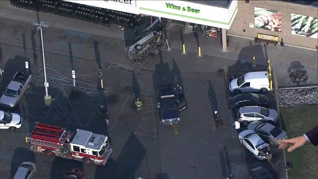 Police: Car crashes into grocery store in Upper Darby Township