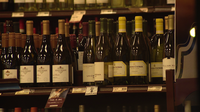 Curbside pickup at liquor stores frustrates customers in Pennsylvania