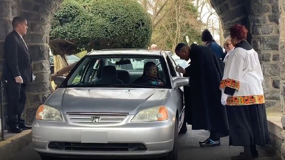 Drive-thru sacrament at Philadelphia church