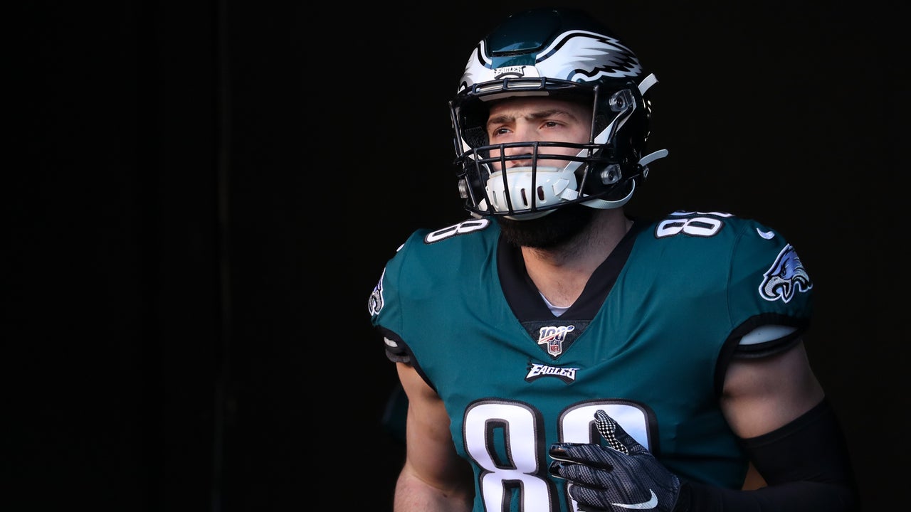 Dallas Goedert of the Philadelphia Eagles runs against the New News  Photo - Getty Images