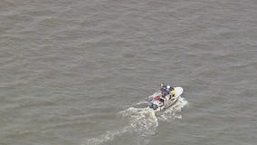 Crews search for missing person after boat capsizes on Delaware River