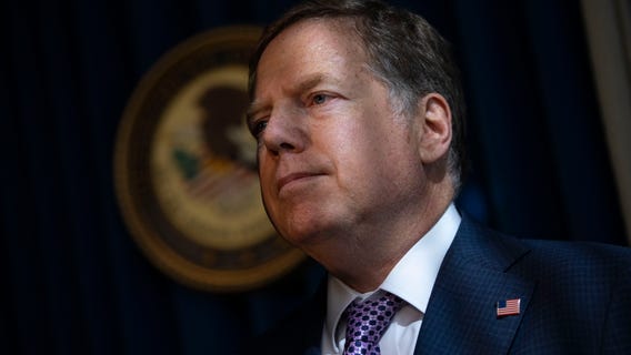 Top Manhattan prosecutor leaves job after standoff with Barr