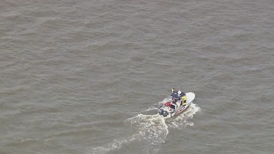 Crews Search For Missing Person After Boat Capsizes On Delaware River ...