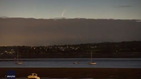 Photographer captures incredible view of comet NEOWISE in timelapse over UK