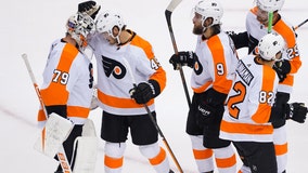 Flyers clinch top seed in East with 4-1 win over Tampa Bay Lightning