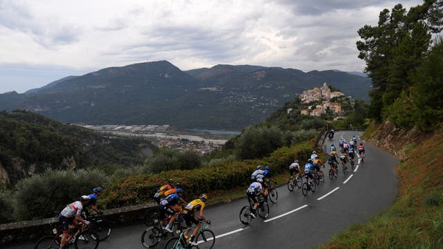 French authorities harden COVID-19 rules at Tour de France
