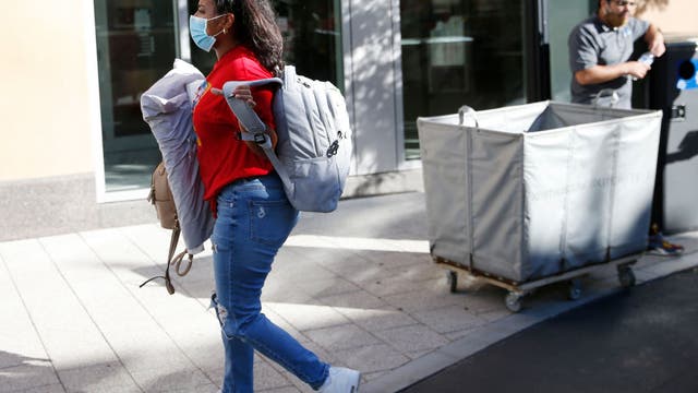 People ‘in their 20s, 30s and 40s’ becoming key spreaders of COVID-19, experts say