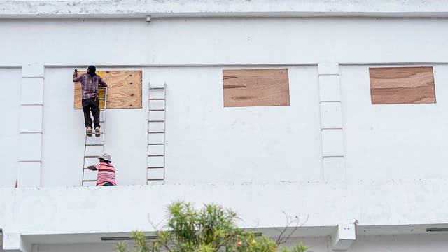 Hurricane Nana lashes Belize, moves across Guatemala