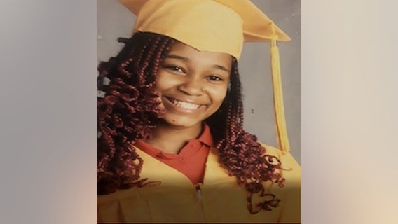 Philadelphia police seek public's help locating 17-year-old girl