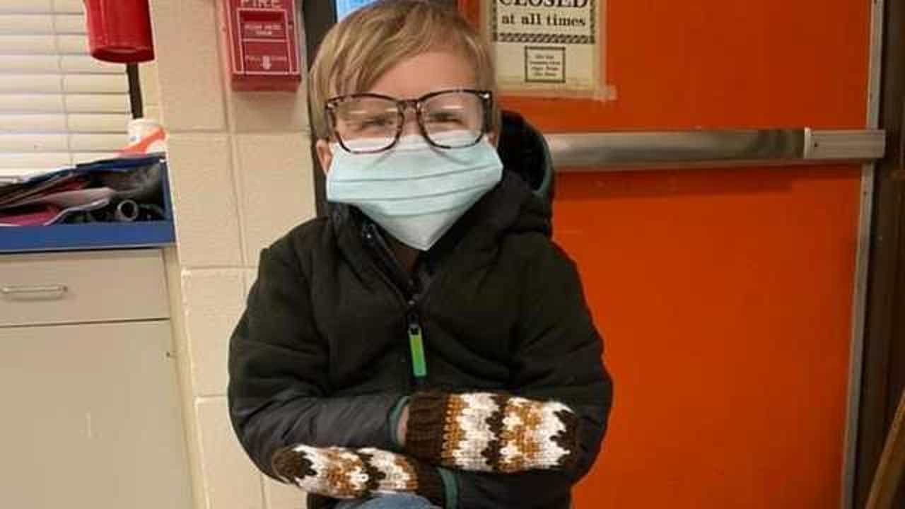 5-year-old dresses as Bernie Sanders inauguration meme for school party 5-year-old dresses as Bernie Sanders inauguration meme for school party