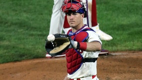 Phillies catcher J.T. Realmuto has fracture in right thumb