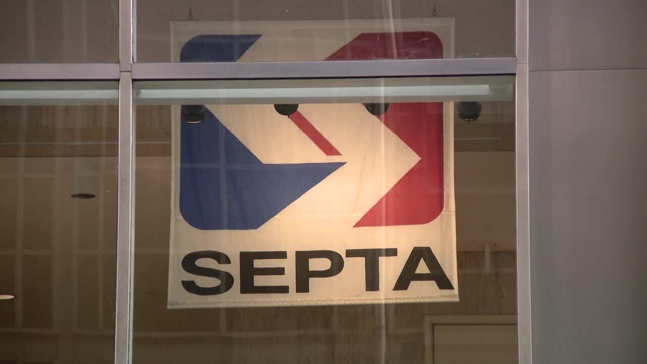 Man run over by SEPTA train after falling off platform in Philadelphia: police