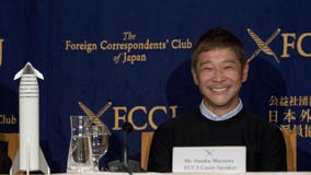 Japanese billionaire seeks volunteers for SpaceX flight around the moon