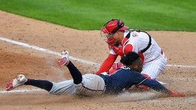 Segura's RBI single gives Phillies 3-2 win over Braves in 10