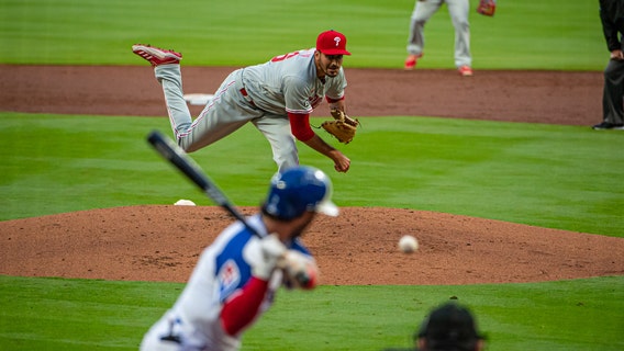 Freeman homers, drives in 3 as Braves beat Phillies 5-4