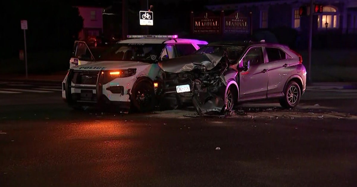 Philly cop injured in car crash after SUV drives through stoplight in ...