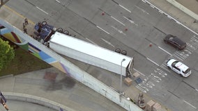 Overturned tractor-trailer near Ben Franklin Bridge slows traffic into Philadelphia