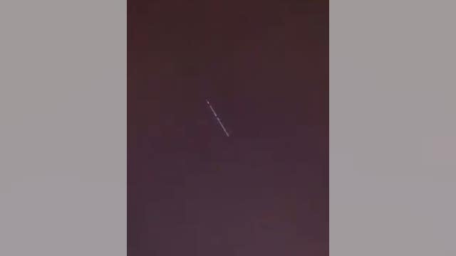 Washingtonians capture SpaceX satellite streak across PNW sky