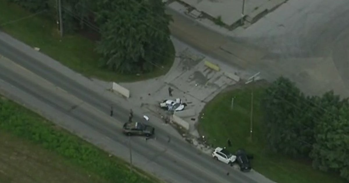 Police: Driver dies after fleeing traffic stop, crashing in Northampton ...