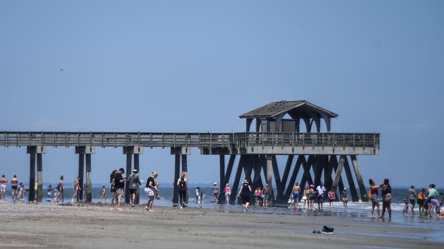Teenage girl dies after being struck by lightning on Tybee Island