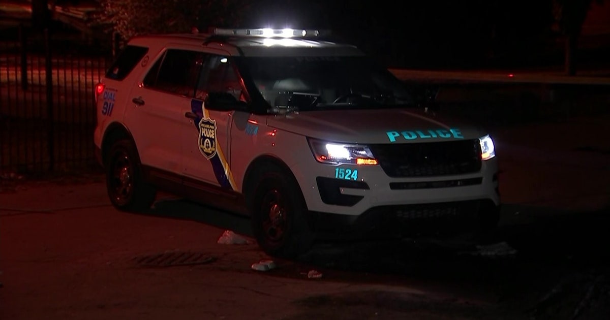 Pedestrians hit after car runs red light in fatal 4-vehicle crash at ...