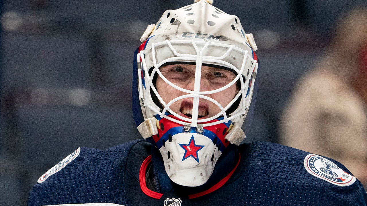 Blue Jackets goalie dies after fall while running from ...