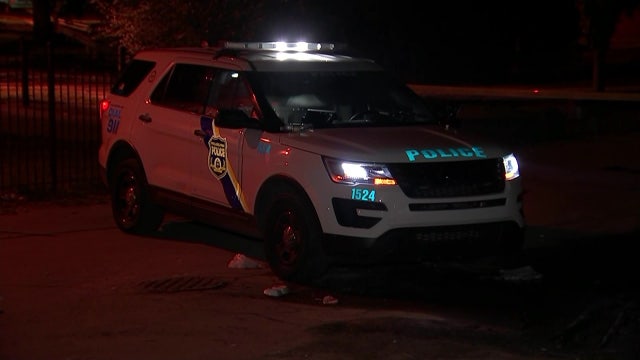 Pedestrians hit after car runs red light in fatal 4-vehicle crash at Philly intersection: police