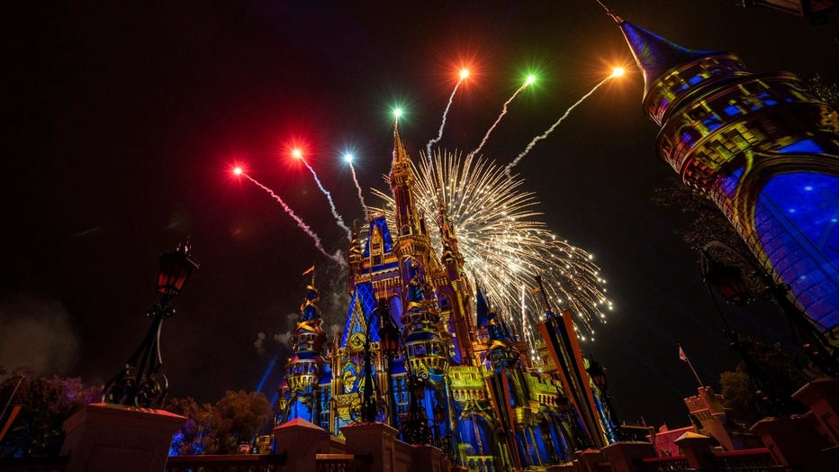 Magic-Kingdom-Fireworks-Happily-Ever-After1.jpg