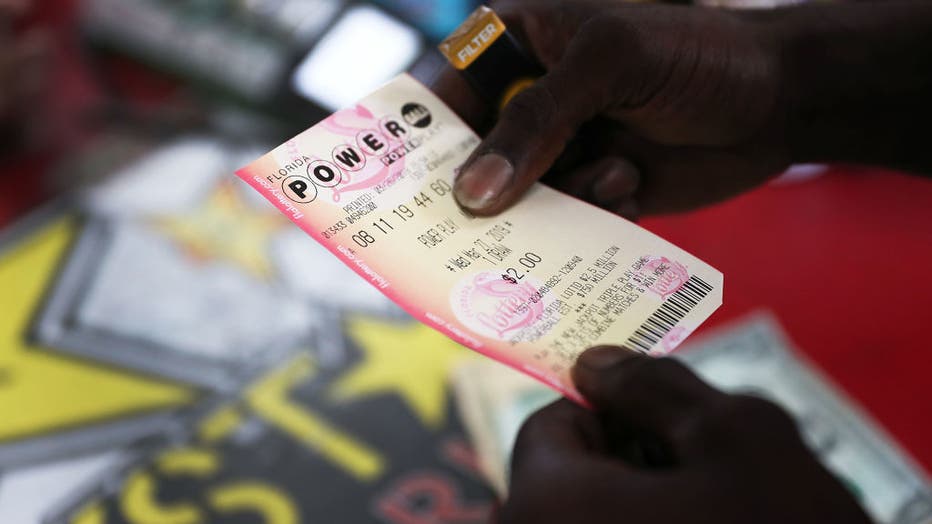 Powerball jackpot soars to $620M after no top winner in Wednesday drawing