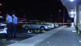 1 killed, 1 injured in South Philadelphia parking lot shooting