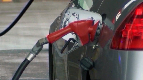 Gas prices dip in NJ, unchanged around nation at large