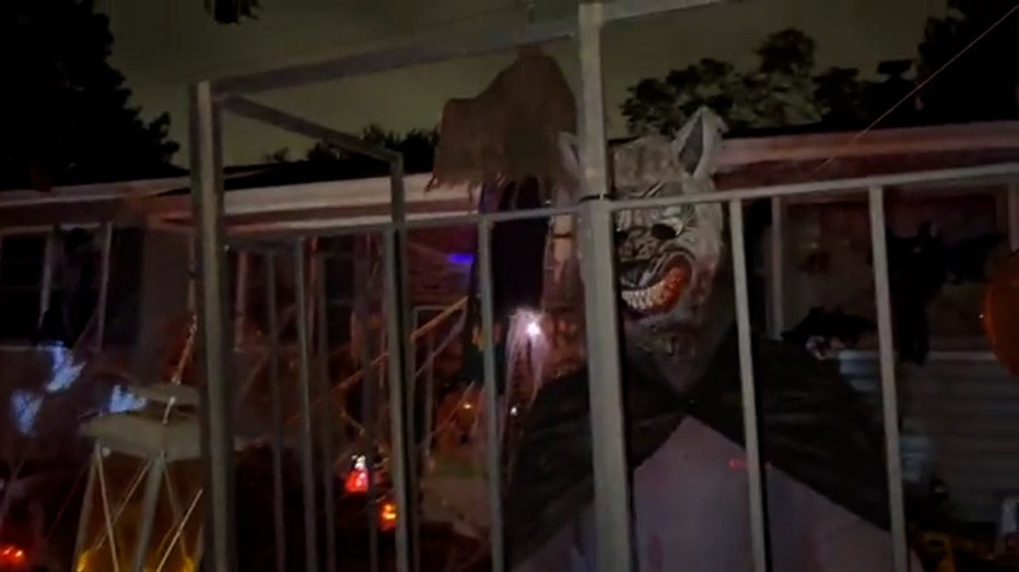Storyful-Residents_of_Philadelphia_Suburb_Decorate_Homes_for_Haunted_House_Contest-3.jpg