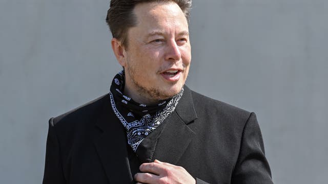 Elon Musk sells $1.1B in Tesla stock after Twitter poll