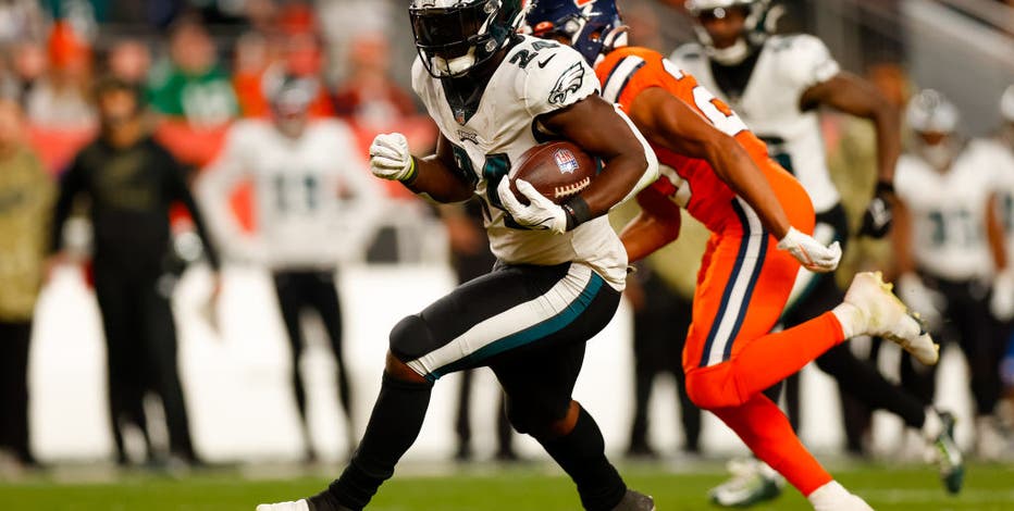 Slay's scoop-and-score leads Eagles past Broncos 30-13