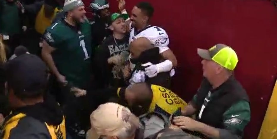 Jalen Hurts narrowly dodges collapsing wall of Eagles fans