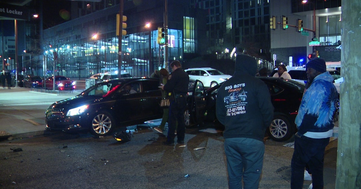 Police chase involving stolen car ends in multi-vehicle crash in North ...