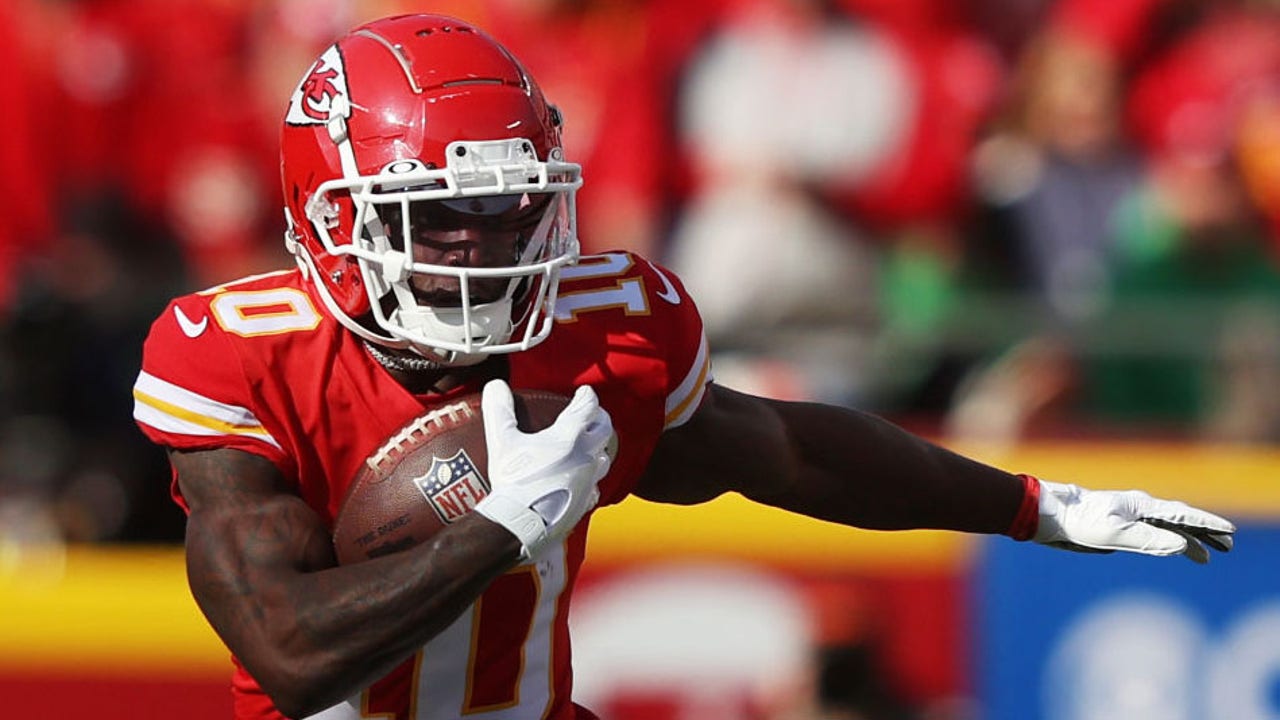 tyreek hill trade dolphins