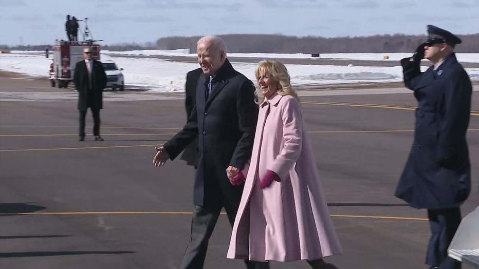 biden-first-lady-arrive-in-mn.jpg