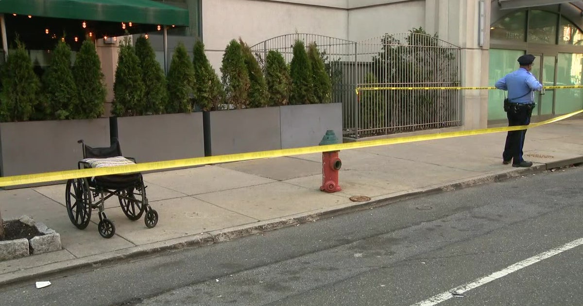 Man injured in broad daylight shooting near Pennsylvania Convention ...