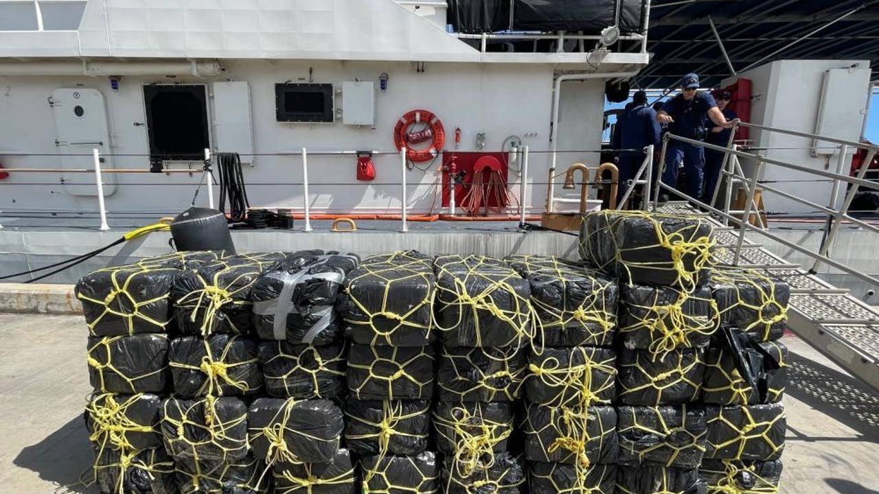 US Coast Guard Seizes $20 Million In Cocaine During Bust Near Puerto ...